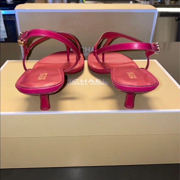 NWT MICHAEL Michael Kors Tasha T Strap Sandals - Picture 8 of 12